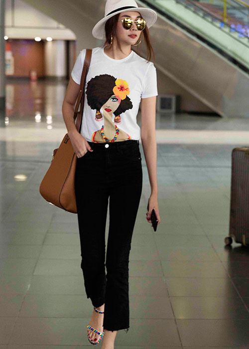 Thanh Hằng luôn được đánh giá cao ở phong cách thời trang kể cả trang phục lộng lẫy, kiêu sa trên thảm đỏ hay set đồ xuống phố năng động.