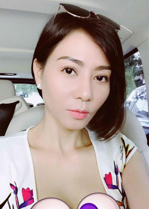 Thu Minh khen bản thân xinh đẹp: "Bữa giờ đi suốt mặt tóp luôn, nhưng vẫn xinh nhỉ".