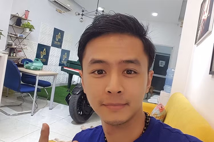 Văn Anh vui mừng vì đã lấy lại được Facebook.