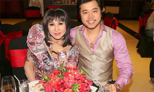 Vũ Hoàng Việt và Yvonne Thúy Hoàng.