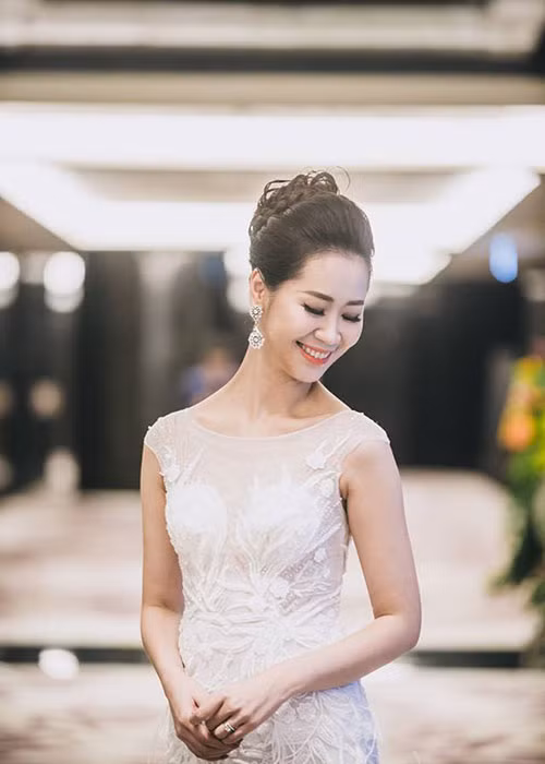 MC Dương Thùy Linh sẽ sang Singapore tham gia cuộc thi Mrs Worldwide 2018 diễn ra từ ngày 20/6-24/6. Ảnh: FBNV