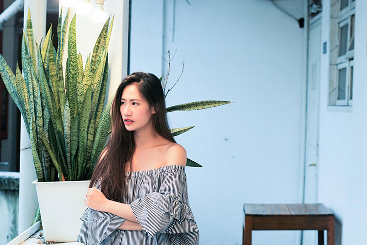 Thu Chiêu có sở thích đi du lịch, chụp ảnh, đọc sách và nghe nhạc.