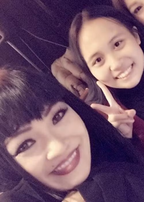  Sao Việt Phương Thanh khoe con gái bán hết CD của mẹ từ lúc show chưa bắt đầu.