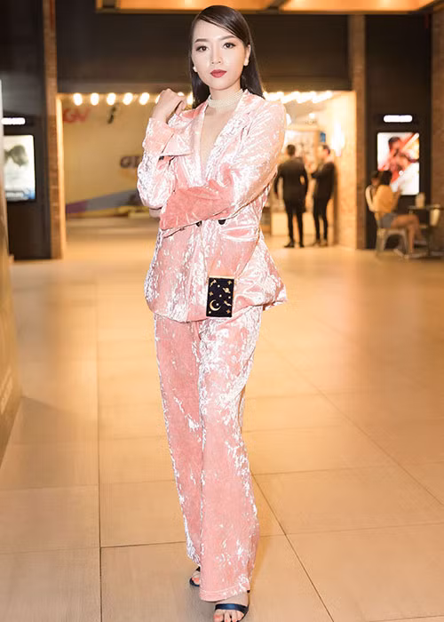 Nữ ca sĩ Băng Di cũng xuất hiện tại buổi ra mắt phim "Yolo".