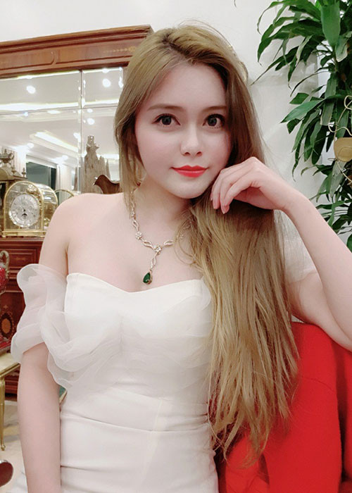 Diệp Anh cũng là gương mặt người mẫu ảnh được nhiều nhãn hàng yêu thích.