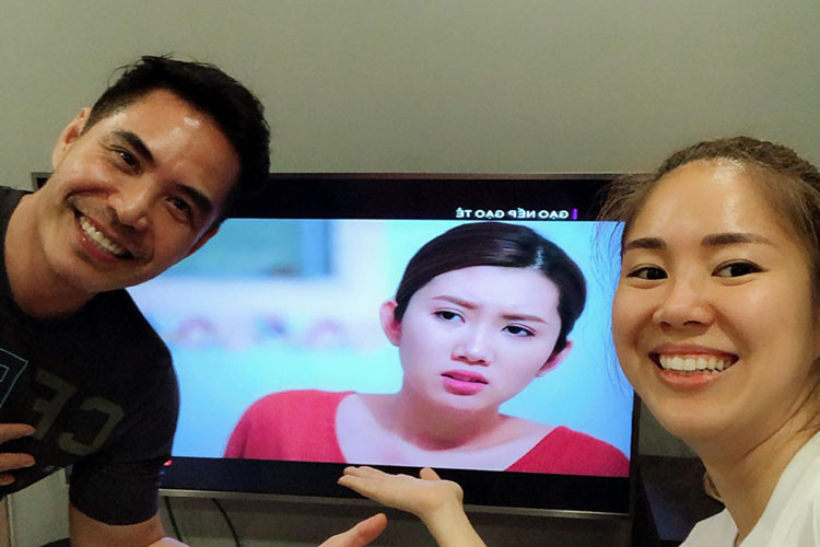 Lê Phương, Ngân Khánh, Trung Dũng cùng nhau xem phim tại nhà.