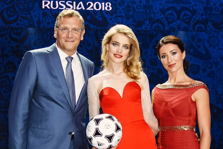 Natalia cũng chính là MC cho buổi lễ bốc thăm vòng loại World Cup 2018. Ảnh: Ảnh: FBNV
