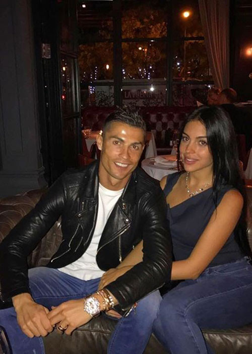 Bạn gái của Cristiano khá kín tiếng trong chuyện tình cảm. Cô không đi kể chuyện tình yêu mọi nơi để lấy danh tiếng.