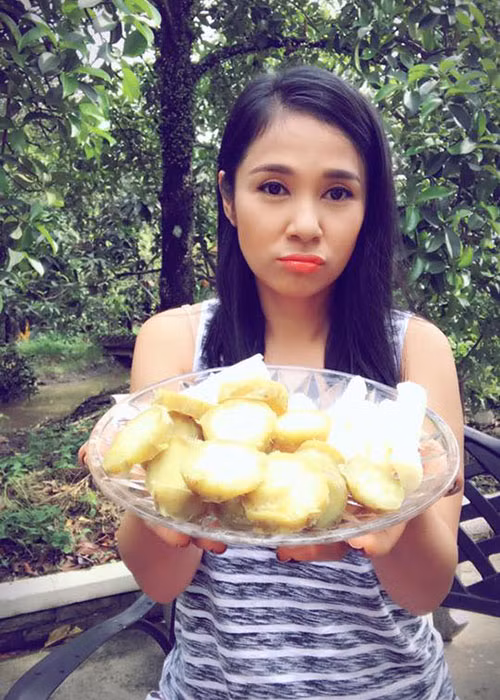 Nữ diễn viên Việt Trinh giản dị ở đời thường.