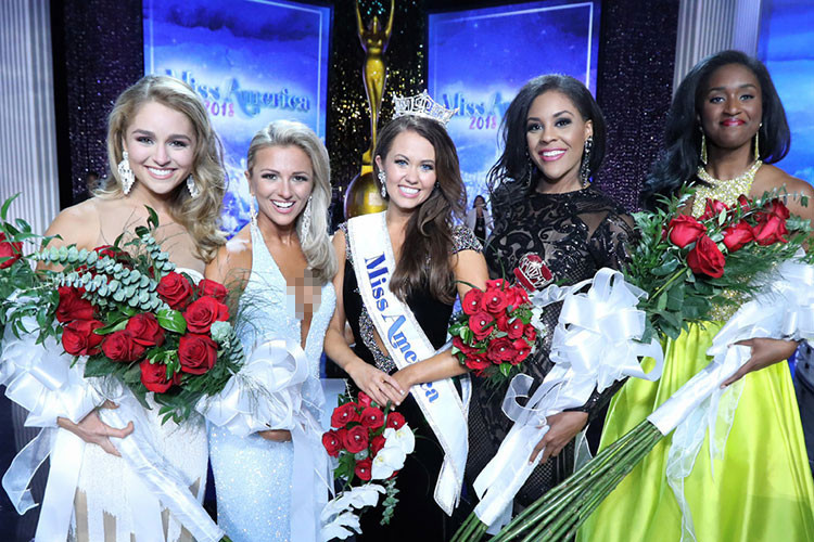 Gretchen Carlson - chủ tịch cuộc thi Hoa hậu Mỹ cho hay giám khảo sẽ không đánh giá thí sinh dựa trên ngoại hình. Ảnh: BTC