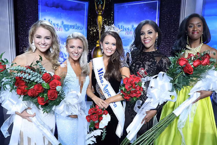 Gretchen Carlson - chủ tịch cuộc thi Hoa hậu Mỹ cho hay giám khảo sẽ không đánh giá thí sinh dựa trên ngoại hình. Ảnh: BTC