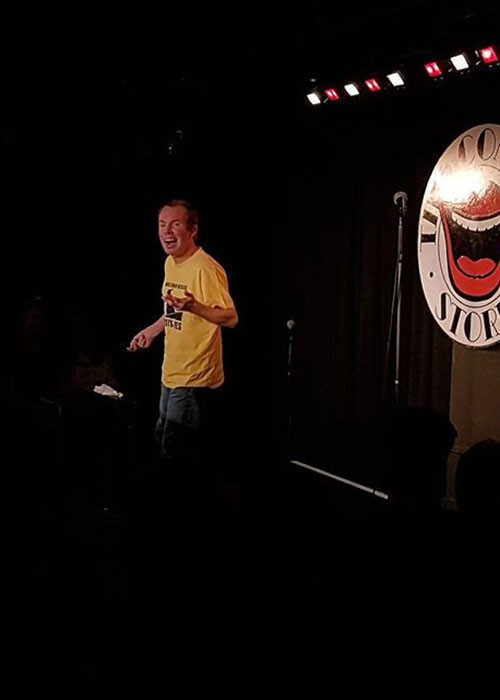 Vài năm gần đây, anh diễn chính trong chương trình sitcom của mình mang tên Ability. Ảnh: FBNV