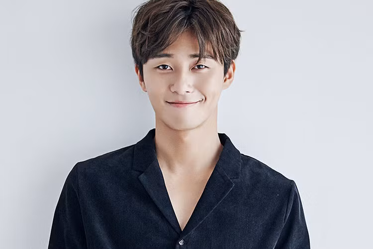 Trước phim "Thư ký Kim sao thế", Park Seo Joon được biết đến qua loạt phim "Cô nàng xinh đẹp", "Tìm lại chính mình", "Dream high 2". Ảnh: Naver