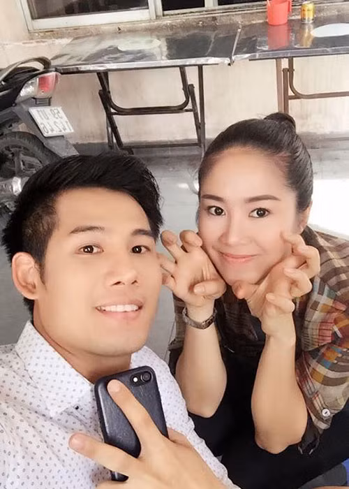 Lê Phương cũng rất thân thiết với bạn diễn Thanh Thức sau mỗi cảnh quay phim "Gạo nếp gạo tẻ".