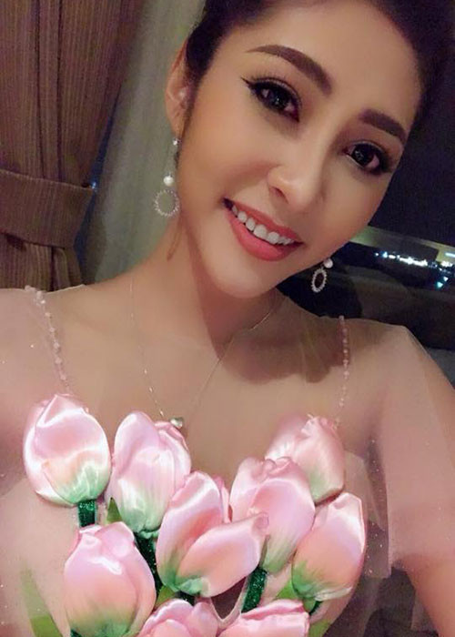 Sao Việt Hoa hậu Đặng Thu Thảo rạng rỡ dự sự kiện.