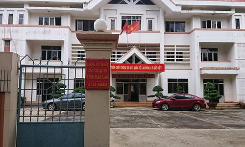 Nơi bà Minh đang công tác, cũng là nơi ông Thuân từng giữ chức vụ Phó bí thư thường trực Đảng uỷ khối các cơ quan tỉnh Đắk Lắk.