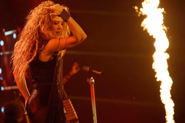 Hình ảnh Shakira biểu diễn trong đêm diễn mới đây. Ảnh: FBNV