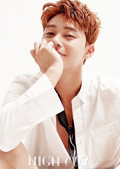 Nam diễn viên phim "Thư ký Kim sao thế" biến hóa đa dạng trong vai trò người mẫu ảnh. Ảnh: Joins