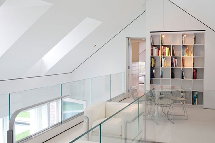 Bên trong mỗi căn nhà có phòng khách, phòng ăn, nhà bếp, phòng ngủ riêng.