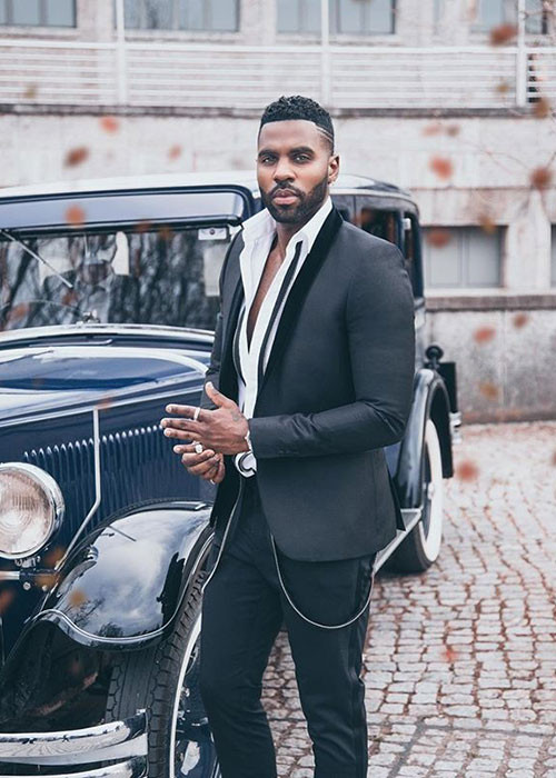 Jason bắt đầu theo đuổi sự nghiệp ca hát vào năm 2009 sau khi viết nhạc và sản xuất âm nhạc giúp tên tuổi của các ca sĩ: Diddy, Danity Kane, Donnie Klang, Sean Kingston...lên như diều gặp gió. Ảnh FBNV