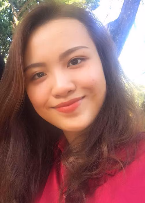 Ở đời thường, Thủy Tiên có phong cách thời trang trẻ trung. Ảnh: FBNV