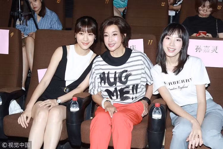 Xuất hiện tại các sự kiện, Lưu Hiểu Khánh thường xuyên nhận được sự chú ý.