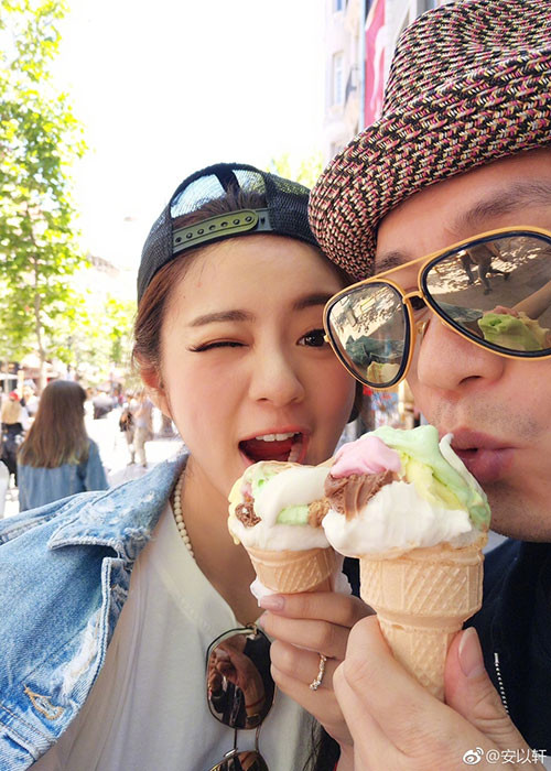 Vợ chồng nữ diễn viên ngắm cảnh và thưởng thức ẩm thực Thổ Nhĩ Kỳ.