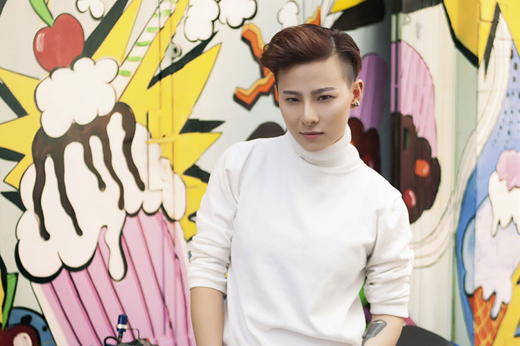 Sau 6 năm sang Mỹ, Trish trở về Việt Nam và theo đuổi con đường ca hát. Ảnh: FBNV