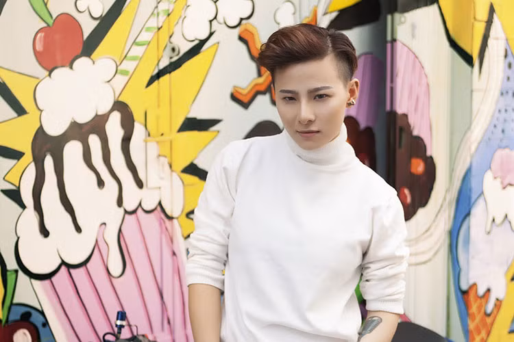 Sau 6 năm sang Mỹ, Trish trở về Việt Nam và theo đuổi con đường ca hát. Ảnh: FBNV