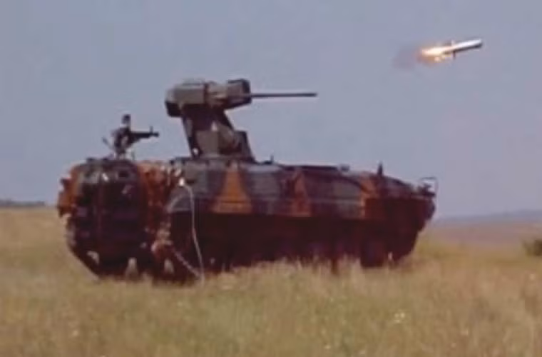 Các tên lửa Spike NLOS có 2 chế độ tiến công gồm tiến công trực tiếp (đối với mục tiêu trong tầm nhìn thấy) hoặc tiến công mục tiêu nhờ xác định vị trí tọa độ sau khi đã được phóng lên (đối với mục tiêu bị che khuất hoặc ở xa).