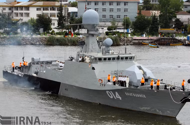 Tàu pháo lớp Buyan hay còn được gọi là Project 21630 do công ty đóng tàu Zelenodolsk thiết kế phát triển cho Hải quân Nga. Nó phù hợp với các nhiệm vụ như tuần tra bảo vệ vùng đặc quyền kinh tế, chống các tàu địch xâm phạm lãnh hải, hỗ trợ tác chiến đổ bộ đường biển.