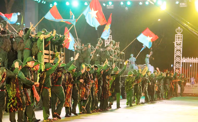 Toan canh chuong trình nghẹ thuạt hoanh trang mung ngay 30/4-Hinh-13