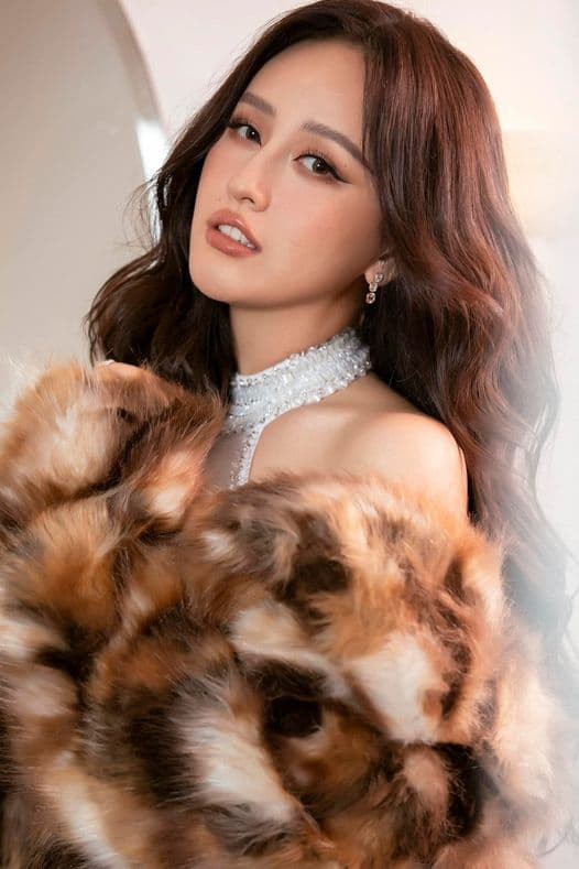 Mai Phuong Thuy tu tin khoe vong eo “con kien“-Hinh-8