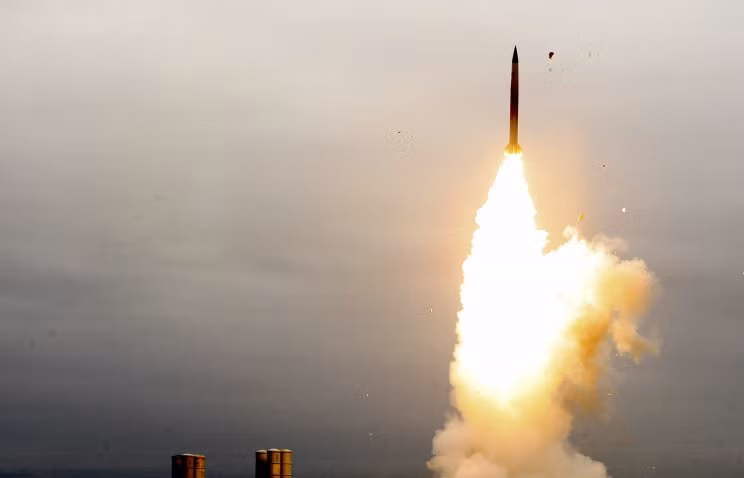 Tiem kich Su-30 dong gia dich cho S-300 tap ban