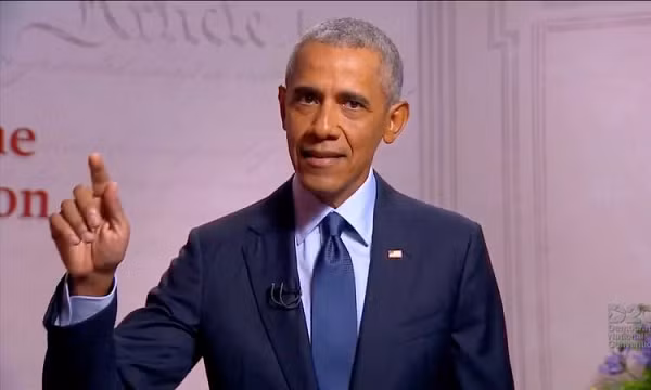 Cụ thể, ông cho biết: "Có một sự thật, và tôi đang thực sự nghiên túc, đó là có sự tồn tại của những đoạn phim và dữ liệu về các vật thể lạ trên bầu trời mà chúng ta không biết chính xác là gì".