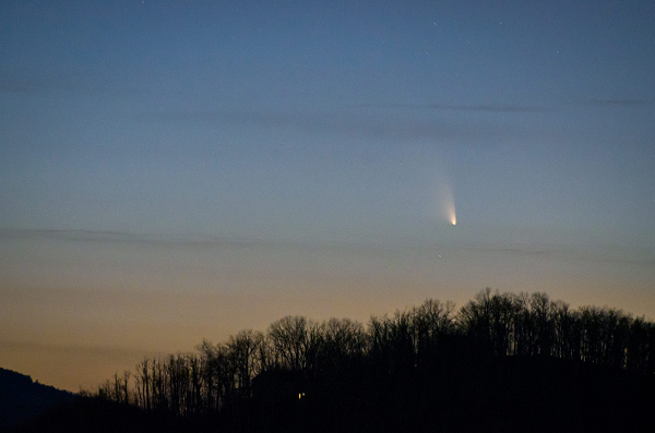 Ông cho biết: "Thành thật mà nói, tôi rất lo lắng. Nếu đây là những chiếc máy bay phản lực chiến đấu từ một quốc gia khác, thì đó sẽ là một vấn đề lớn. Nhưng nếu không phải vậy, nó lại là một vấn đề kinh khủng hơn rất nhiều".