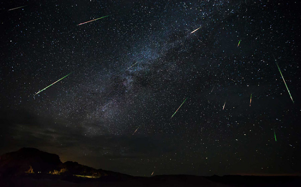 Đây là một hiện tương thiên văn hiếm gặp và không cần phải dùng kính thiên văn, hay kính viễn vọng. Mắt thường chúng ta cũng có thể nhìn thấy rõ nét hiện tượng mưa sao băng Eta Aquarid này.