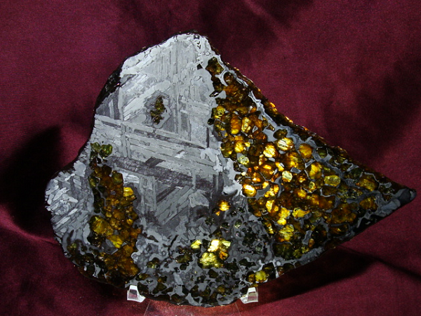 Do vẻ đẹp ngoạn mục này, các nhà sưu tập luôn muốn sở hữu các lát của Thiên thạch Fukang. Phần lớn nhất của thiên thạch này nặng 419,5 kg, hiện do một nhà sưu tập/nhóm sưu tập giấu tên nắm giữ.