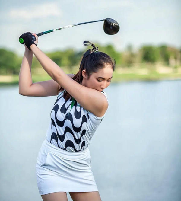 Trang cá nhân của Athijit Teeravattanak có lượt theo dõi, tương tác khủng và vẫn tăng chóng mặt.