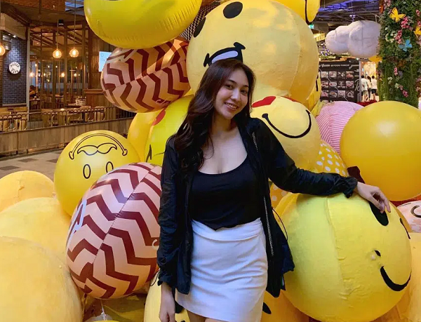 Dù nổi tiếng và nhận được sự chú ý lớn nhưng nữ golf thủ Athijit Teeravattanak là người khá kín tiếng về đời tư, truyền thông dường như không hề biết cô đang hẹn hò hay vẫn đang tận hưởng cuộc sống độc thân vui vẻ.