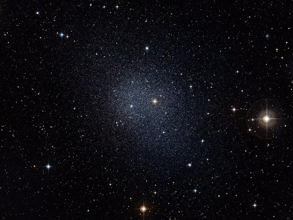 Tín hiệu vô tuyến bí ẩn Trái đất thu được thường được gọi là Chớp sóng Vô tuyến (FRB), và hay được phát hiện ở những nguồn không xác định ở bên ngoài vũ trụ.