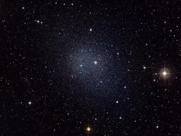 Tín hiệu vô tuyến bí ẩn Trái đất thu được thường được gọi là Chớp sóng Vô tuyến (FRB), và hay được phát hiện ở những nguồn không xác định ở bên ngoài vũ trụ.