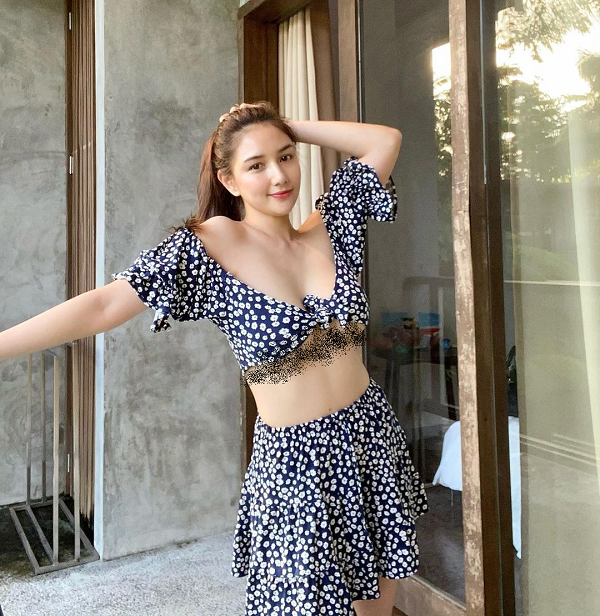 Làn da tuyết trắng, thân hình chuẩn mẫu, Lorenzo đang được coi là mỹ nhân hàng đầu, là nữ thần trong mơ của anh em game thủ.