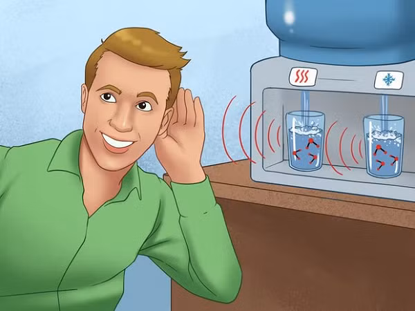 Nước nóng và nước lạnh, nếu bỏ qua một vài yếu tố (như hơi nước) mà chỉ nhìn thôi thì thật khó mà phân biệt. Nhưng âm thanh khi rót nước lại giúp bạn phân biệt được, vì tai của con người có thể nghe được âm thanh của phân tử.