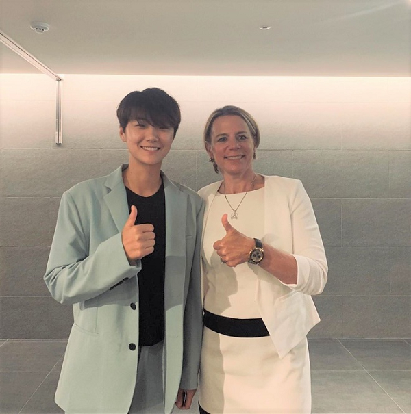 Thường ngày, Sung-hyun cũng chuộng phong cách thời trang đơn giản, unisex. Khi trang điểm và mặc đồ nữ tính, nữ golf thủ trông rất xinh đẹp không thua kém hotgirl.