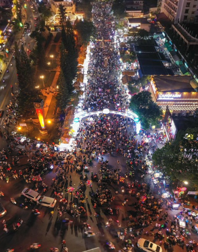 Loat anh Da Lat dong nghet du khach khien nhieu nguoi ngan ngam-Hinh-6