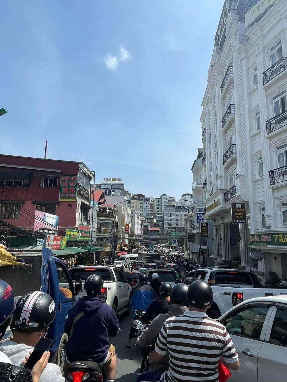 Loat anh Da Lat dong nghet du khach khien nhieu nguoi ngan ngam-Hinh-3