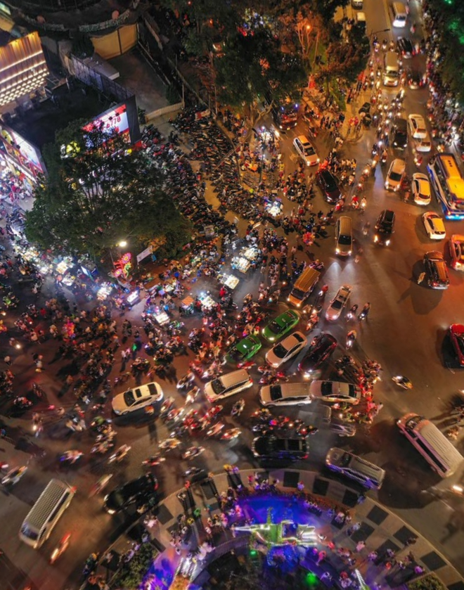 Loat anh Da Lat dong nghet du khach khien nhieu nguoi ngan ngam-Hinh-4