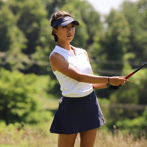 Thời điểm năm 2018, Muni He đã xuất sắc giành chiến thắng tại giải Prasco Charity Championship và sau đó một năm, tay golf người Trung Quốc lại tiếp tục gây ấn tượng ở giải Ladies Golf Professional Association (LPGA) Q series.