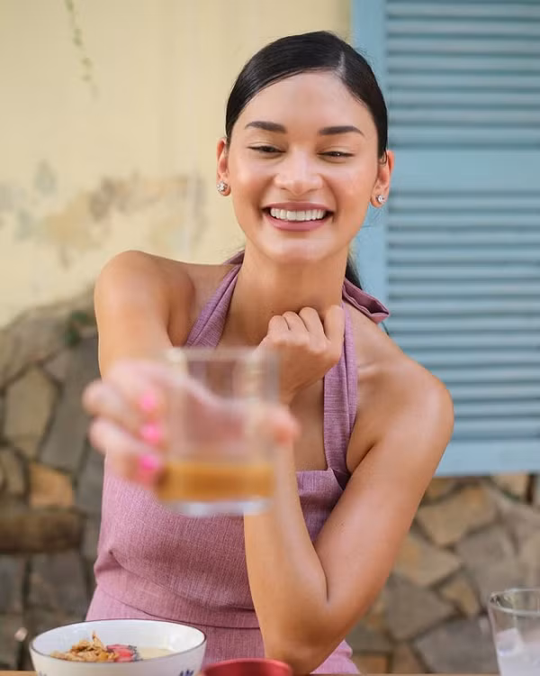 Hoa hậu Pia Wurtzbach con vô cùng tự hào khi khoe cô đã "phá đảo" Kingdom Hearts mà không cần nhờ đến bất cứ sự hỗ trợ nào từ "phần mềm thứ ba".